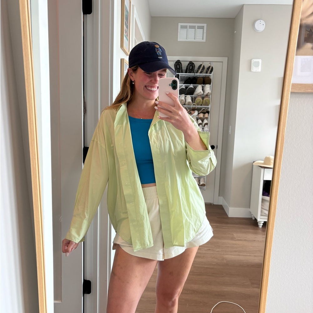 Everlane green button down in medium. Worn only a few times